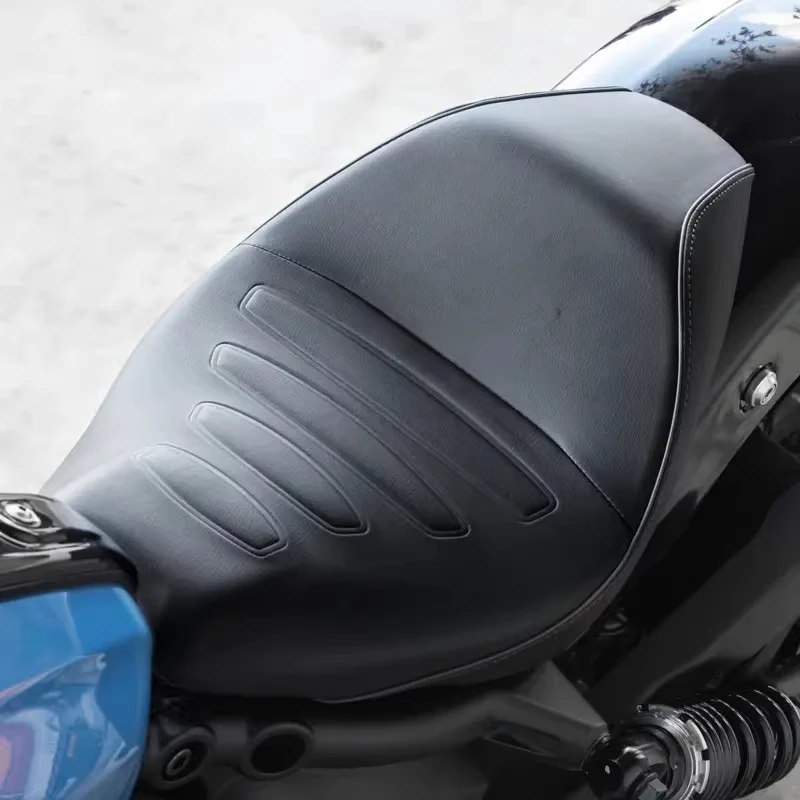 Classic modification, heightened driver's seat r heightened rear lip widened rider seat