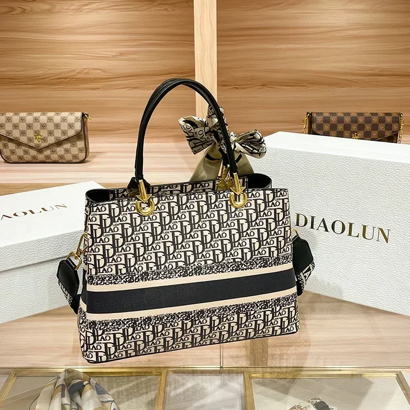 Famous Designer Luxury Brand Women Leather Handbags High Quality Embroidery Large Capacity Casual Totes Fashion Shoulder Bags