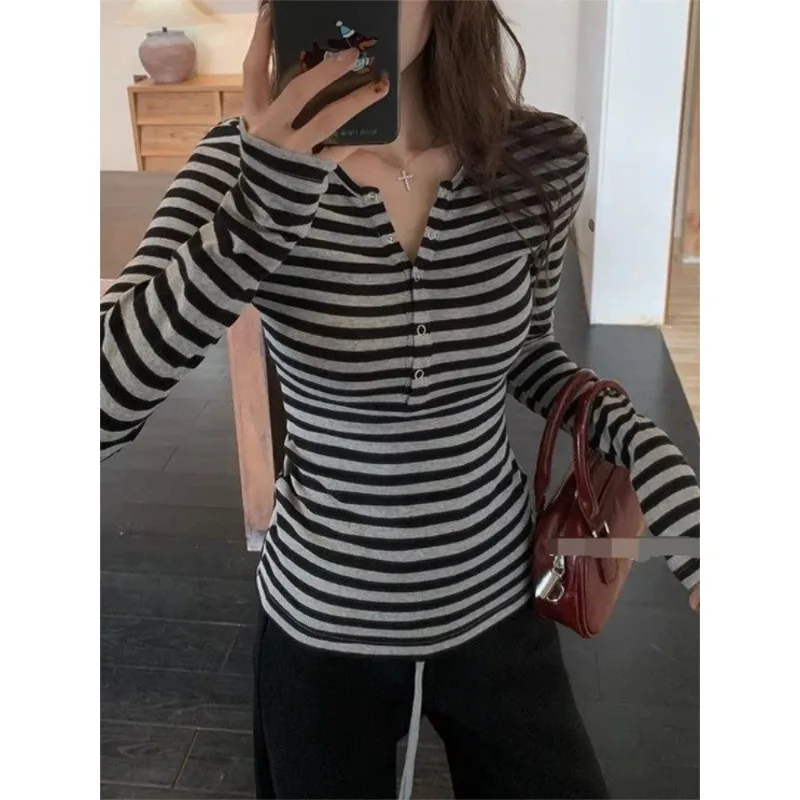 Vintage Striped Cute Women Tees Korean Fashion Button Fairy Grunge T-shirt Y2k Clothes Casual Spring Autumn Streetwear Pullovers