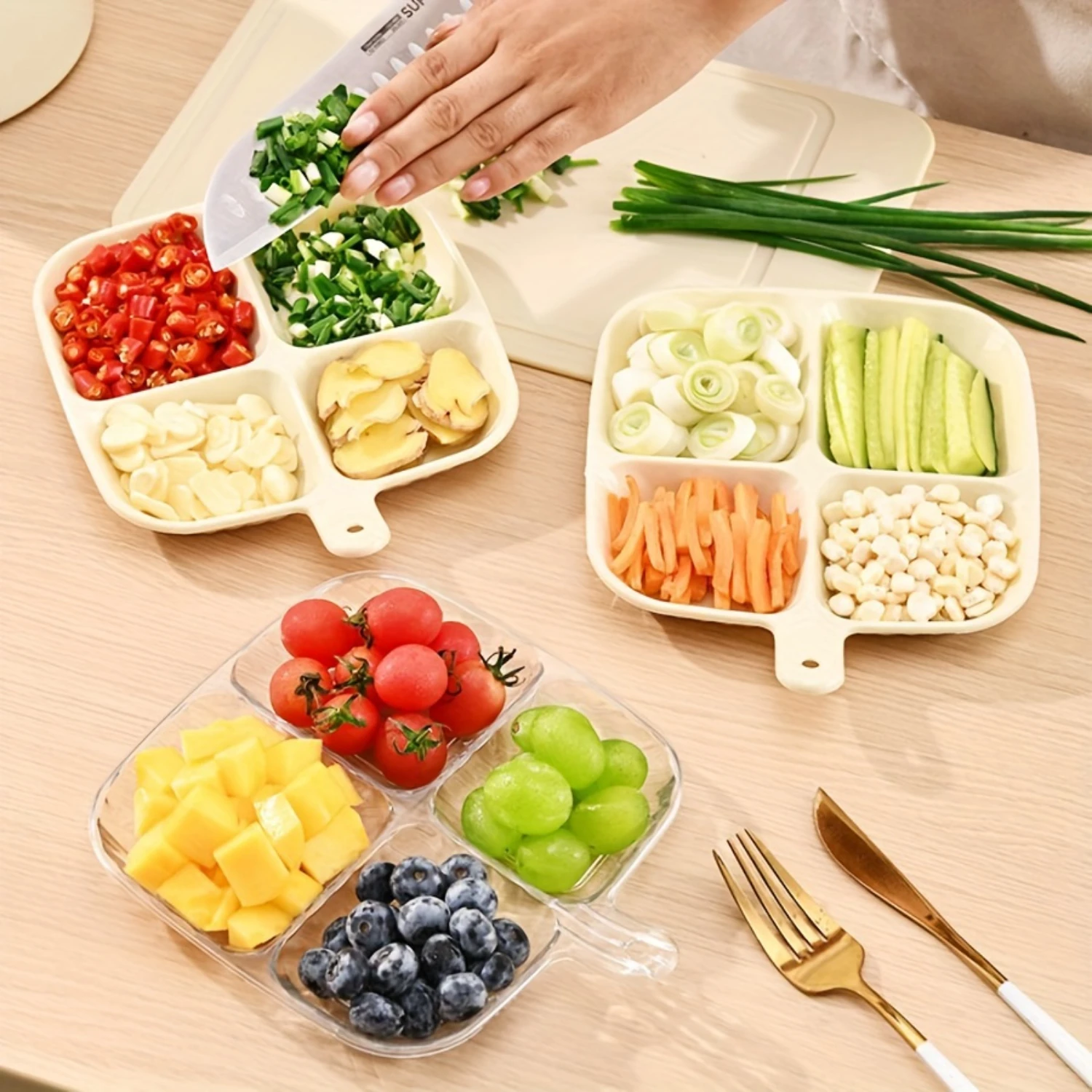 1pc Household 4-grid Dinner Plate, Divided Dinner Plate With Short Handle, Fruit Plate, Convenient Hangable Plate, For   Living 