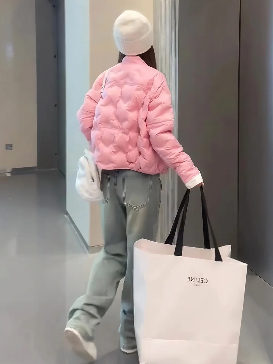 Lekki, różowy, puchowy płaszcz damski z wysokim kołnierzem, ciepły, modny, swobodny, luźny krój, biały, zimowy płaszcz z puchu.