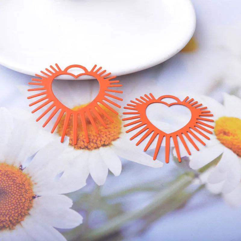 20 Stück AB8806 Messing-Schmuckanhänger in Hellgolden, Herz-Charms, fluoreszierendes Gelb, Anhänger für DIY-Schmuck, Ohrringe, Halsketten, Accessoires für Frauen – Detail 11