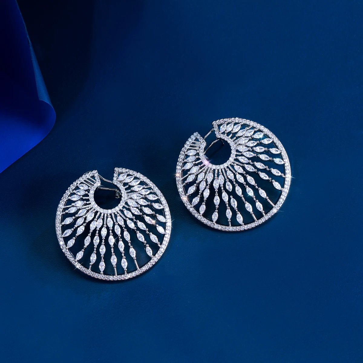 CWWZircons Luxury White Cubic Zircon Large Circle Round Drop Earrings for Women Trendy Wedding Engagement Party Jewellery E0581