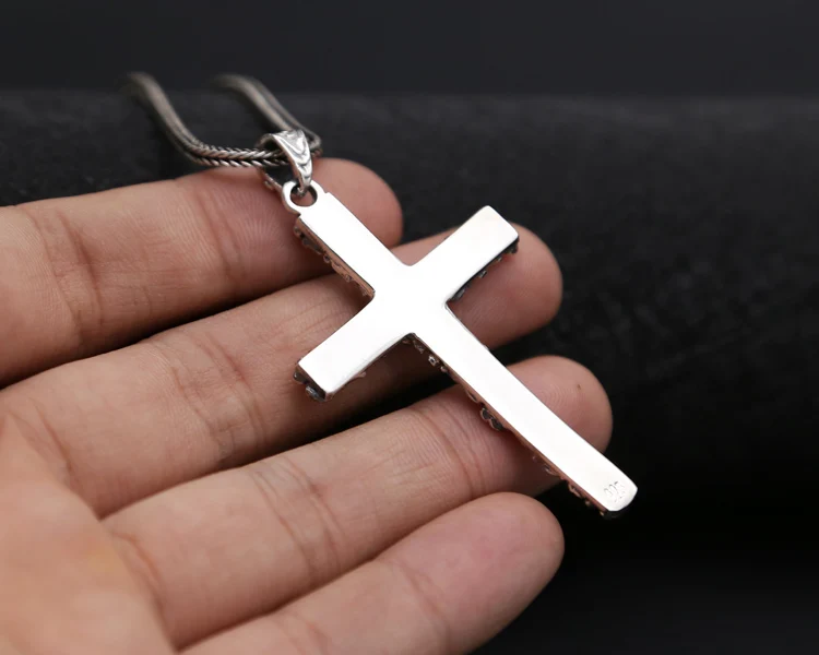 S925 sterling silver Thai inlaid copper four leaf clover cross pendant for men's sweater chain paired with Thai silver vintage p