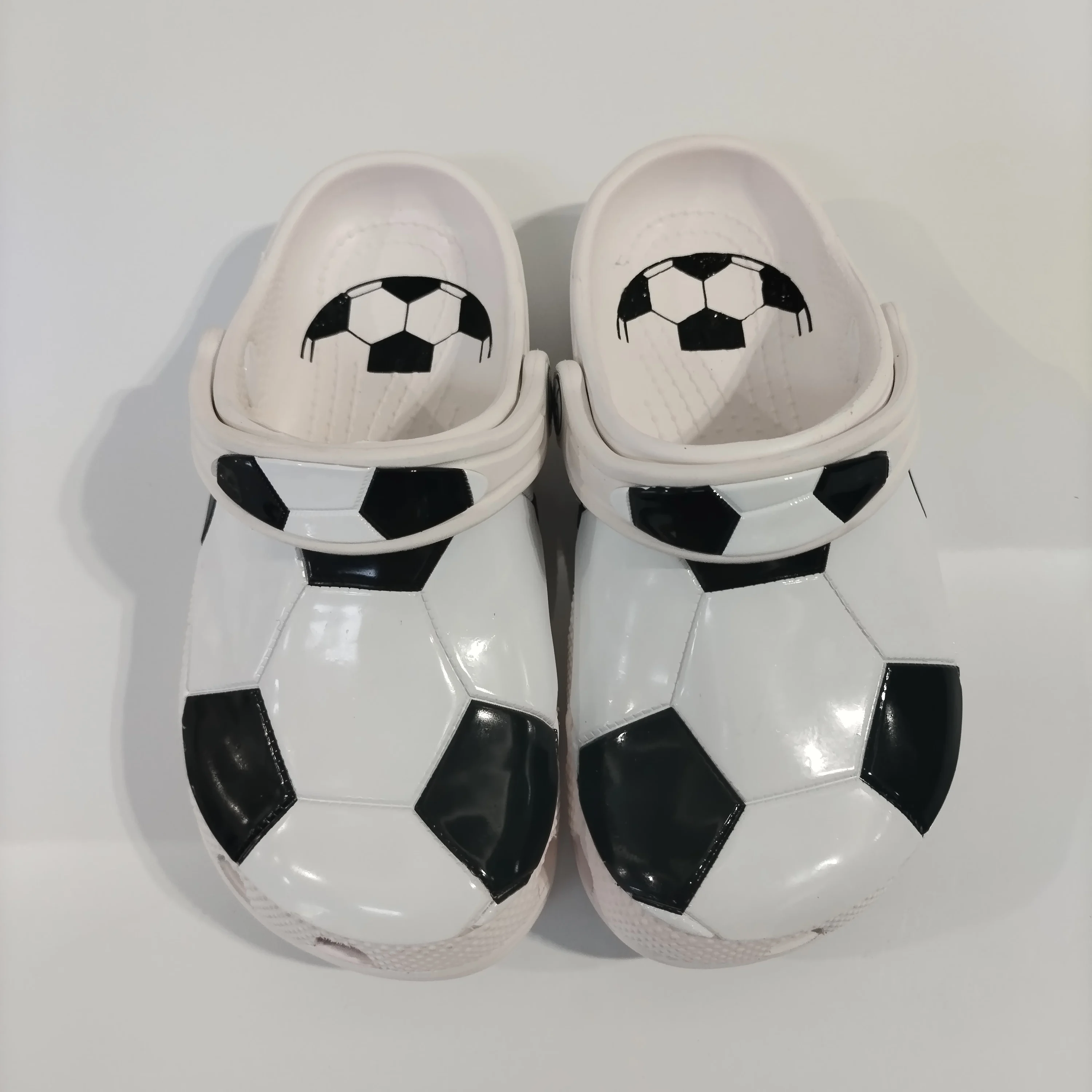 

Children's Outdoor Casual Sandals Football Elements Cute Clog Shoes Beach Shoes Anti-slip Breathable Comfortable Footwear