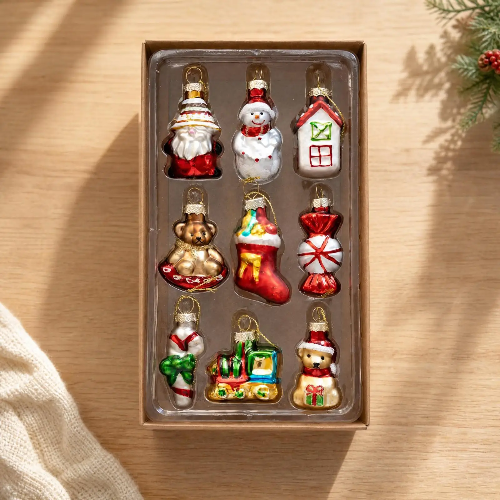 Glass Christmas Tree Hanging Decoration for Holiday Tree Ornament with Hook Seasonal Home Winter Festive Decor Charm