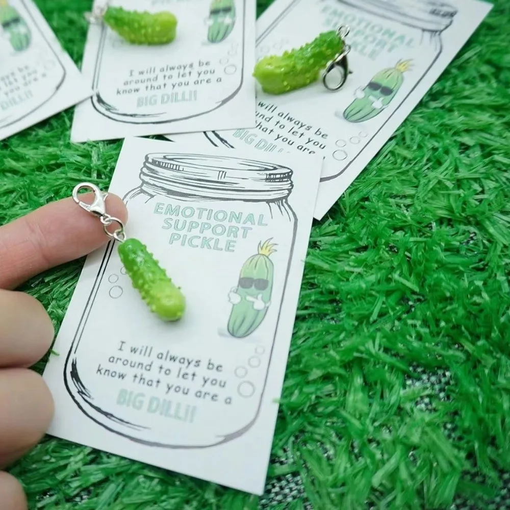 Novelty Green Emotional Pickle Keychain Creative Resin Mini Cucumber Pendant Cute Funny Simulated Fruit Key Ring Christmas
