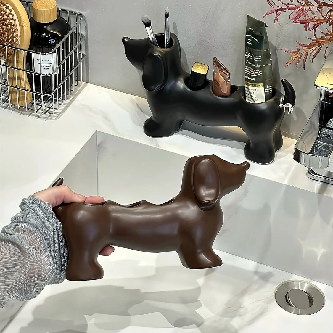 

Creative Dachshund Electric Toothbrush Holder Ceramic Toothware Household Washing Table Toothpaste Toothbrush Shelf