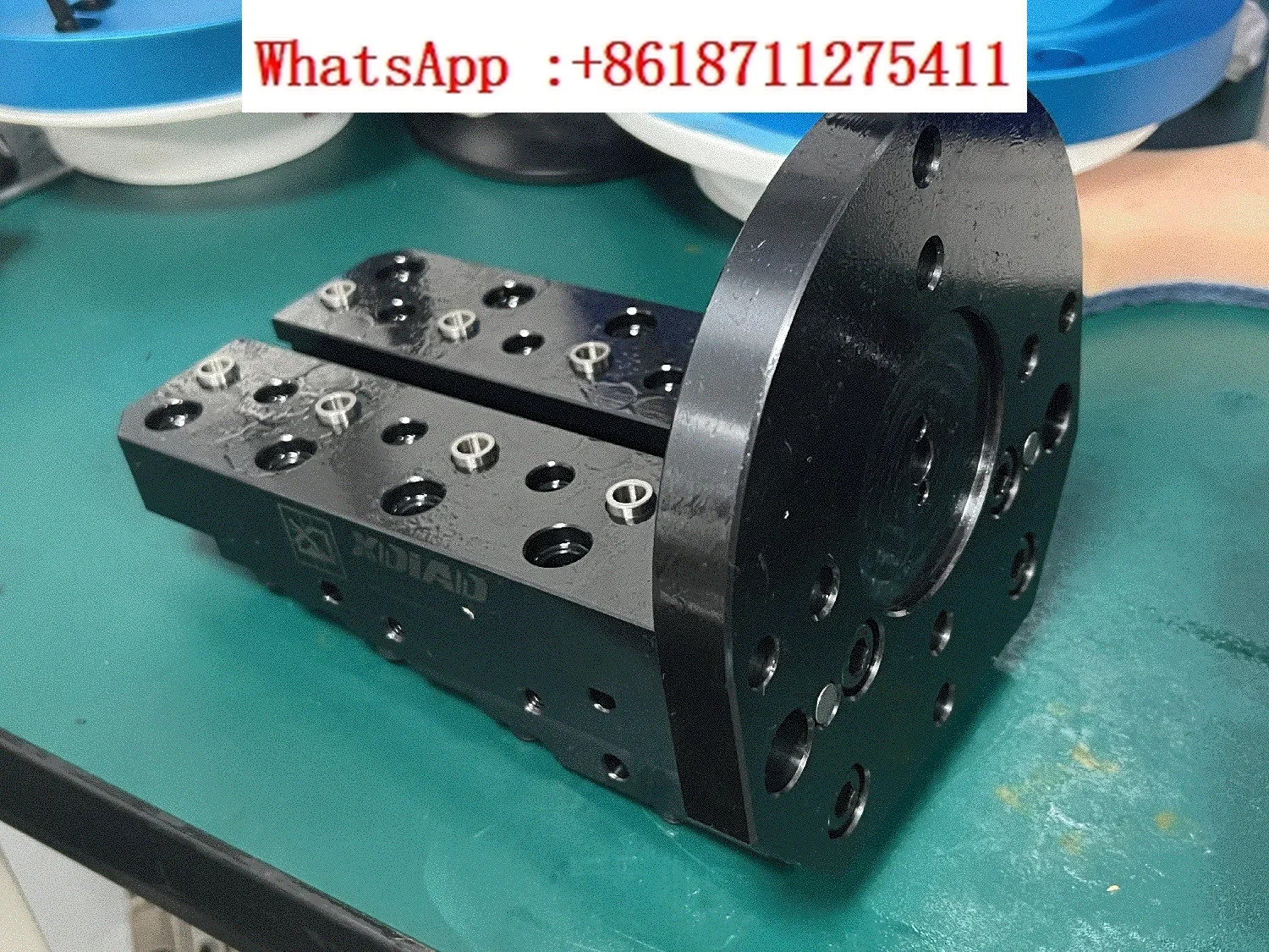 Four-axis bridge, single-sided L-plate, with T-slot, self-centering vise, can be equipped with quick-change plate, fine hole