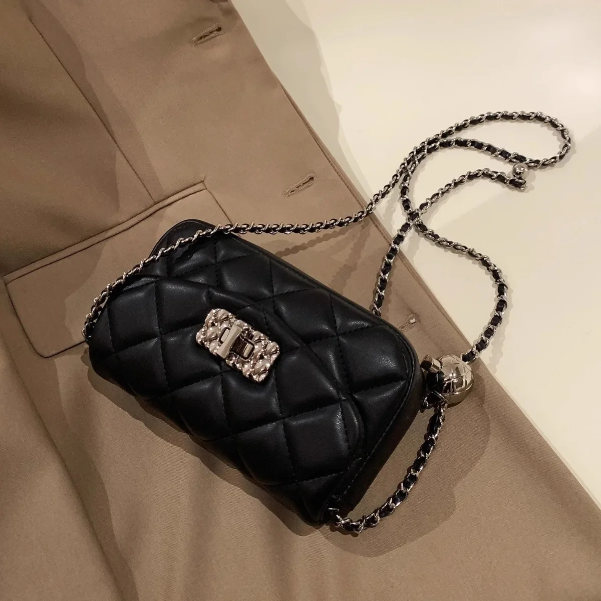 Nanfeng shop mała pachnąca torebka damska, mała złota torebka na łańcuszku Lingge, mała kwadratowa torba i wszechstronna torba crossbody