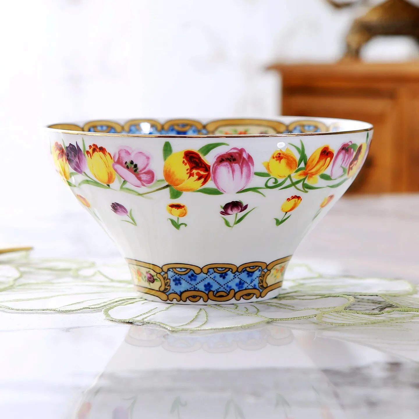 Italian style palace style tulip ceramic bowl with gold border flower painting exquisite soup bowl, salad bowl, fruit bowl