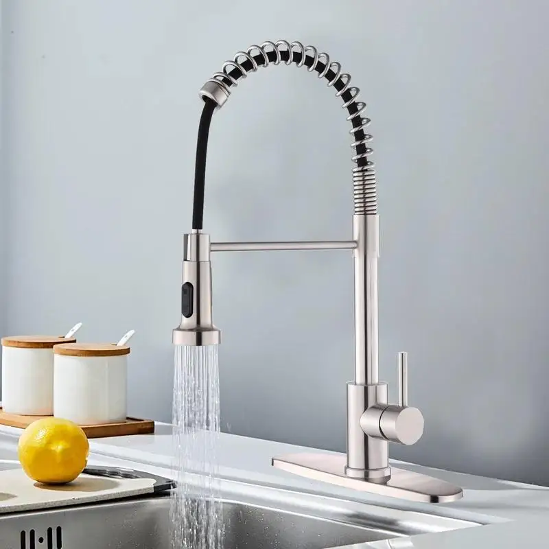 صنبور المطبخ الصناعي مع بخاخ منسدل، مقبض واحد، متوافق مع أحواض 1 أو 3 فتحات، مثالي للمزرعة، RV،