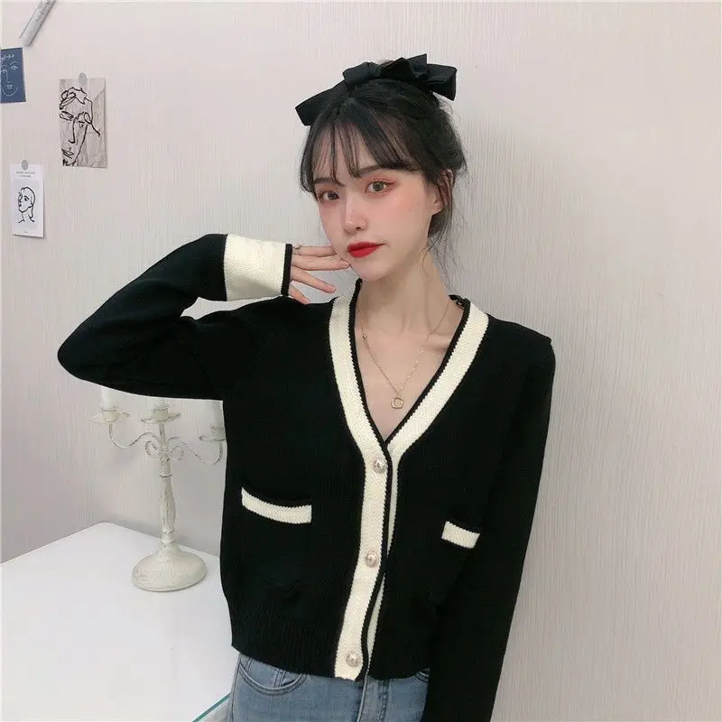 Vintage Women Cardigan Korean Autumn Pearl Button Knitted Sweaters Korean Elegant Office Lady Patchwork Casual Knitwear Top