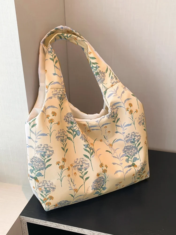 

Fashionable Casual Korean Style Handbag Underarm Single Shoulder Bag Trendy Popular Elegant Women's Tote Bag for Daily Use