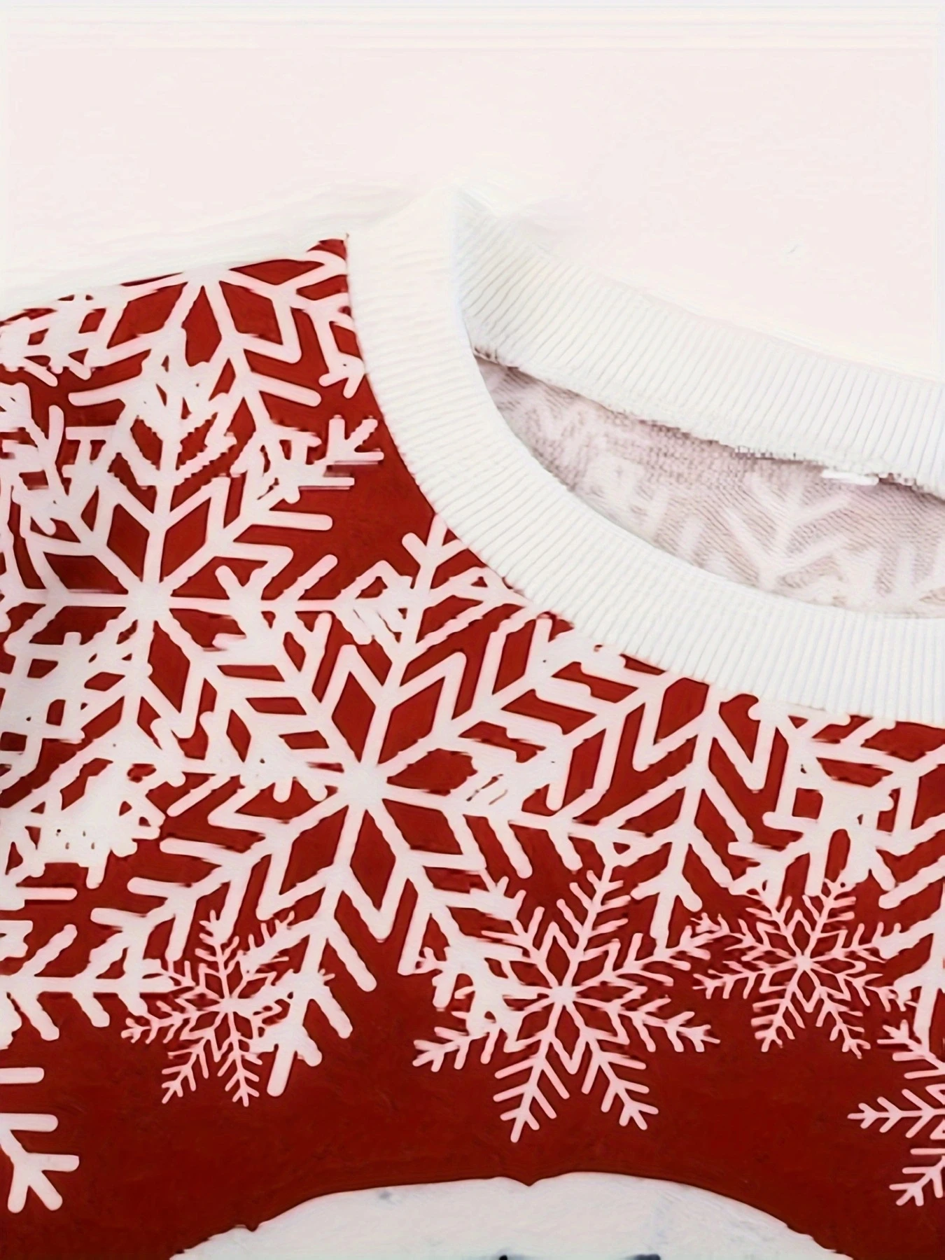 Stylish Christmas pullover T-shirt with snowman print – new limited-edition autumn release.