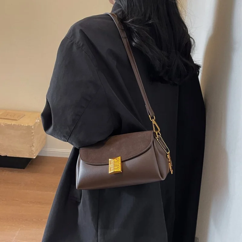 

Ladies Shoulder Bag Made Of Diamond-Printed Leather Boasting High-End Paris Trendy Vintage Look​