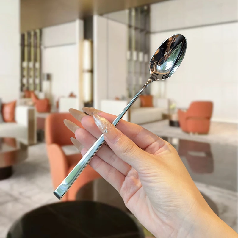 Cuillère ronde en acier inoxydable, filet rouge doré, manche long, cuillères à dessert en remuant pour accessoires de cuisine, gadgets