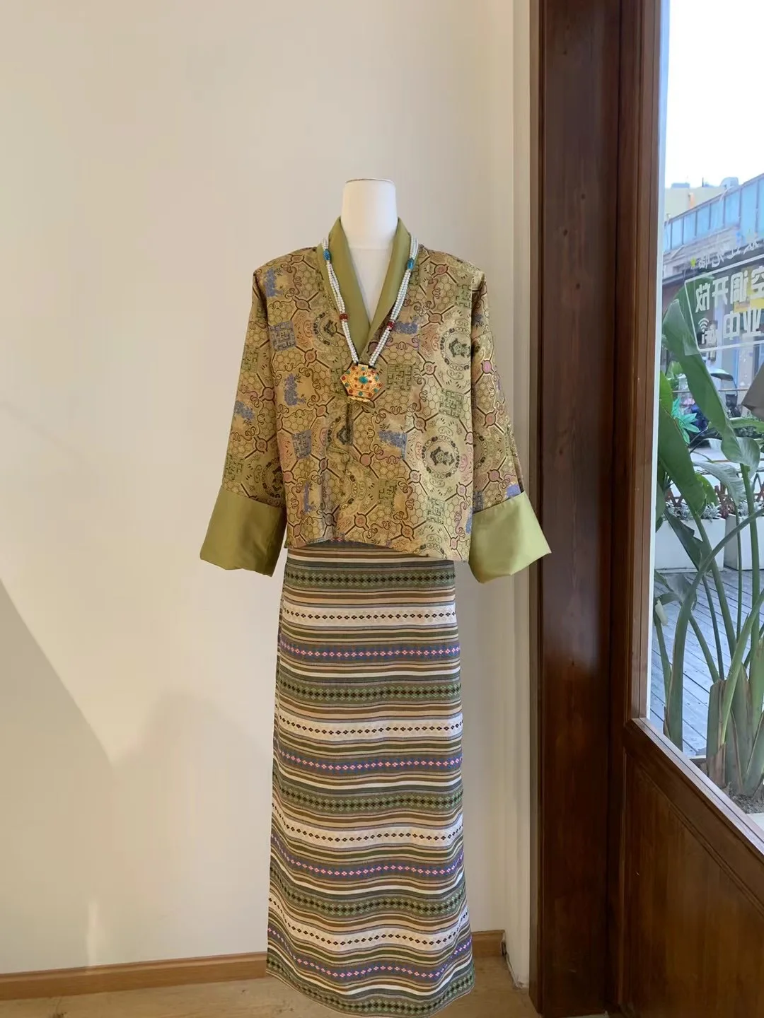 Spring New Arrival Bhutanese Costume Set Women's Faion Traditional Tibetan Simple Elegance Casual Wear Stage Performance