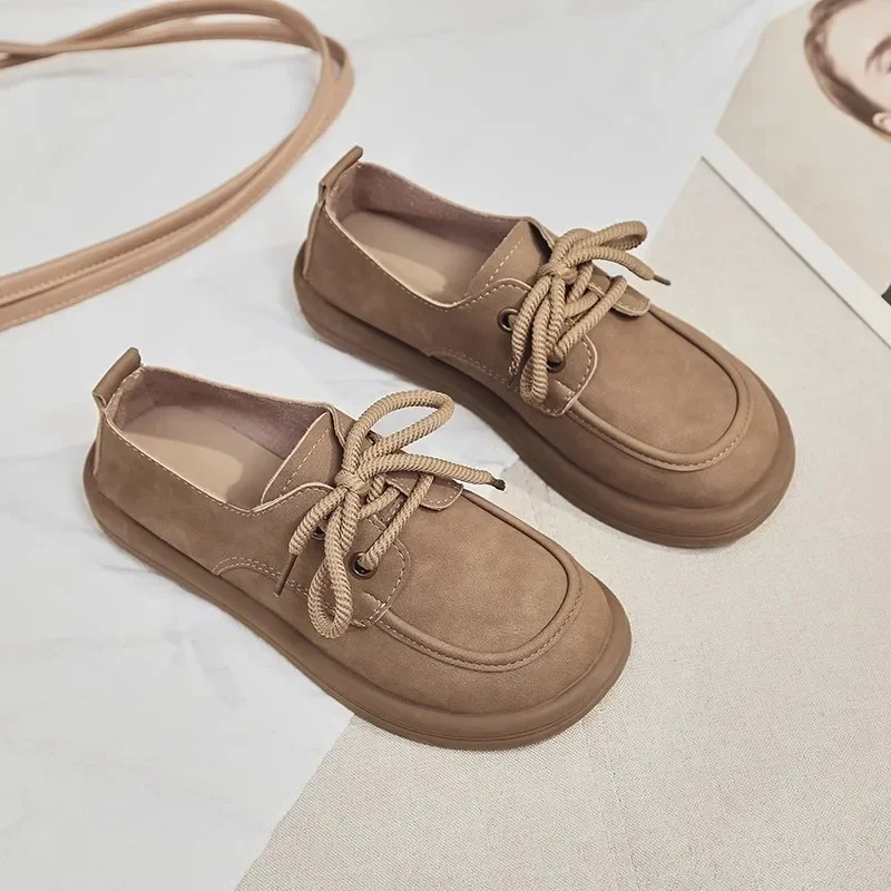 Sapatos plataforma de couro de microfibra macia para mulheres, mocassins marrons retrô, sola macia, sapatilhas casuais com cordões, primavera e outono