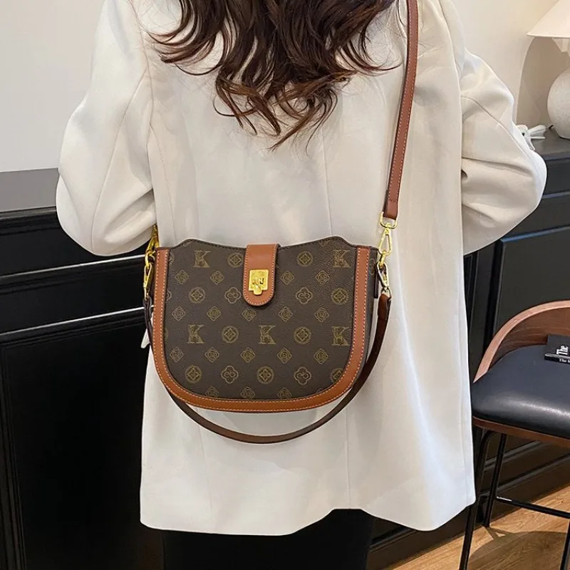 حقيبة يد أنيقة فاخرة للحفاضات حقيبة يد حمل خطوط الأعمال Crossbody رائعة أنيقة متطورة أنيقة عملية 2025 حديثة