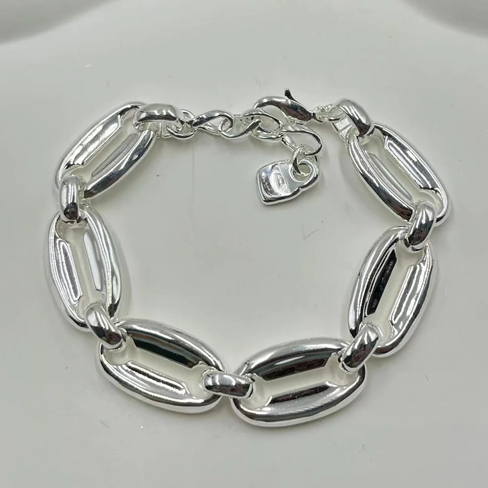 Spain UNO 2024 Versatile Daily Popular Silver Loop Chain Bracelet Couple Accessories Valentine's Day Gift, Bag