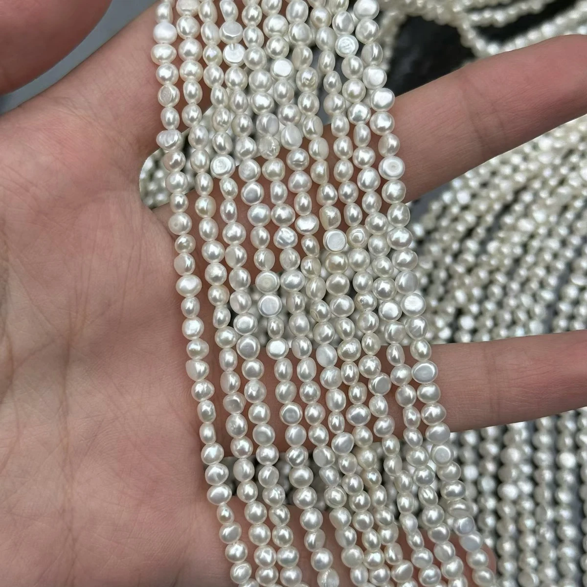 

Натуральные пресноводные жемчужины барокко 3-4 мм, рассыпные бусины-шармы для изготовления ювелирных изделий, ожерелий, браслетов, поделок, аксессуаров, 36 см