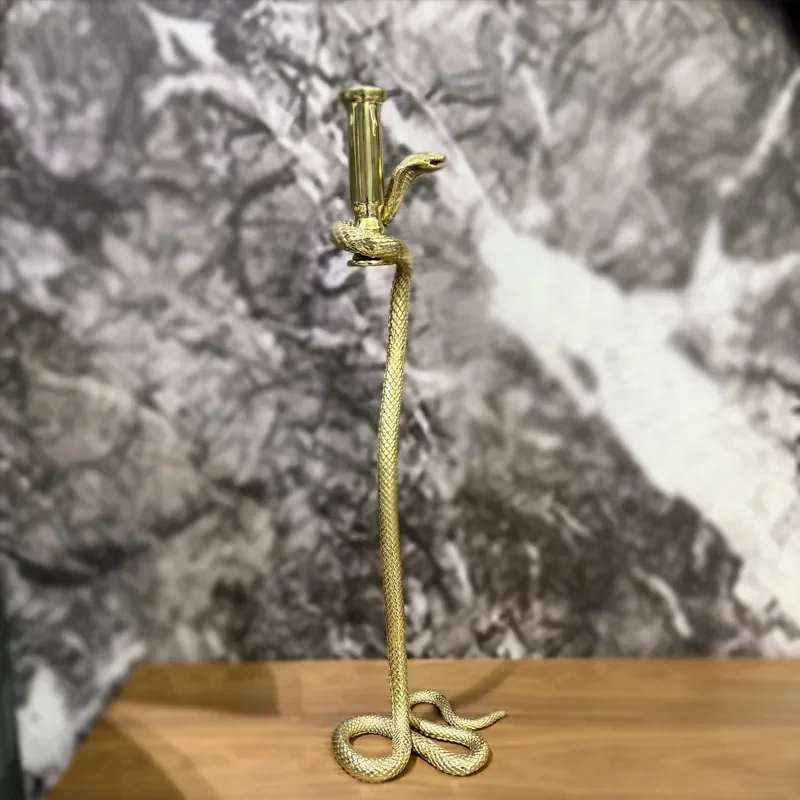 Modern Brass Snake Candlestick Luxury Carved Metal Candle Holder Artistic Home Decor for Living Room Coffee Table Dining