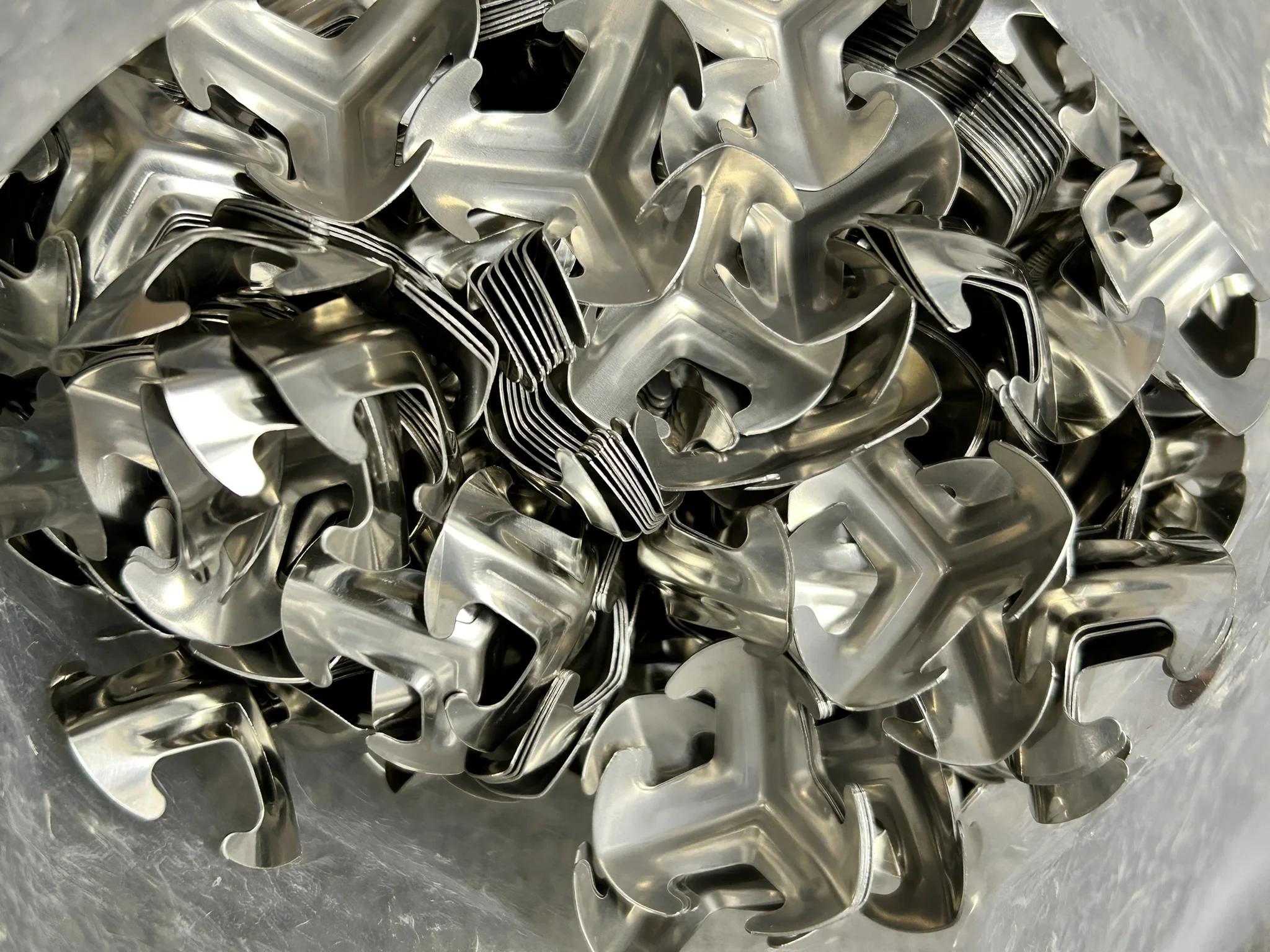 500-pieces-de-plaques-d'armure-tactiques-decoratives-en-acier-inoxydable-pieces-de-chaine-de-mailles-a-motif-montagne-en-or-argent-noir-taille-3-cm