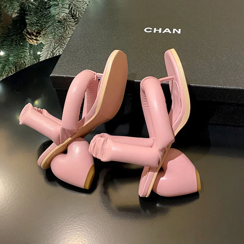 2023 Love Heel Clip Toe Pink Leather Slippers 34-43 European Fashion Open Toe Sandals Women\'s Short Heel Outdoor Wear Slippers