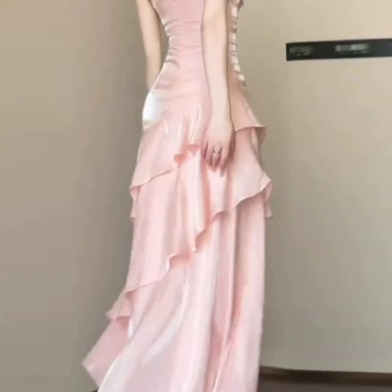 Abito elegante alla moda nel vestito da donna sottile con balza estiva del 2025