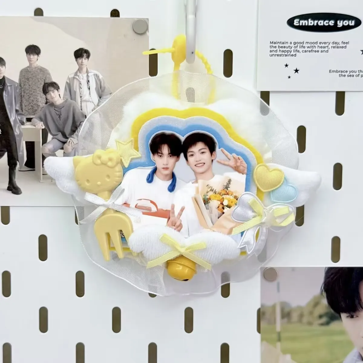 "Tian Xu Ning Zi Yu'' bellissimo zaino scolastico riflettente a metà lunghezza in tessuto non tessuto 'Reverse Love', con un fantastico ciondolo realizzato a mano