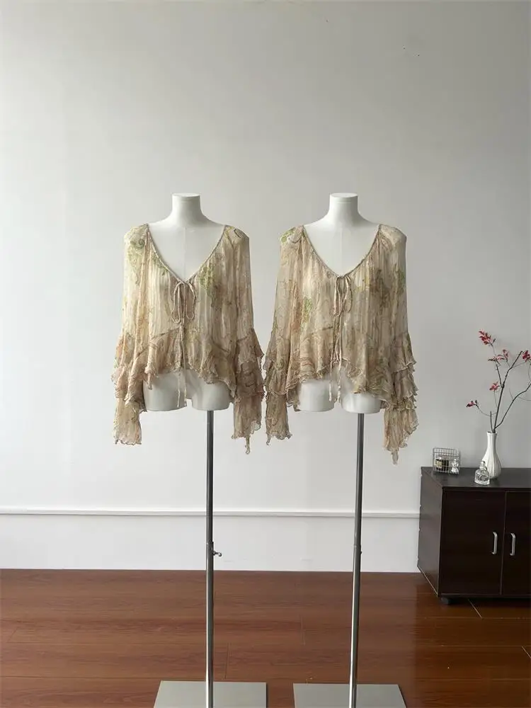

New Green Wild Fairy Printed Bell Sleeve Lightweight Shirt Women Summer Fashion Korean Style Commute Long Sleeve V-Neck Sunsc...