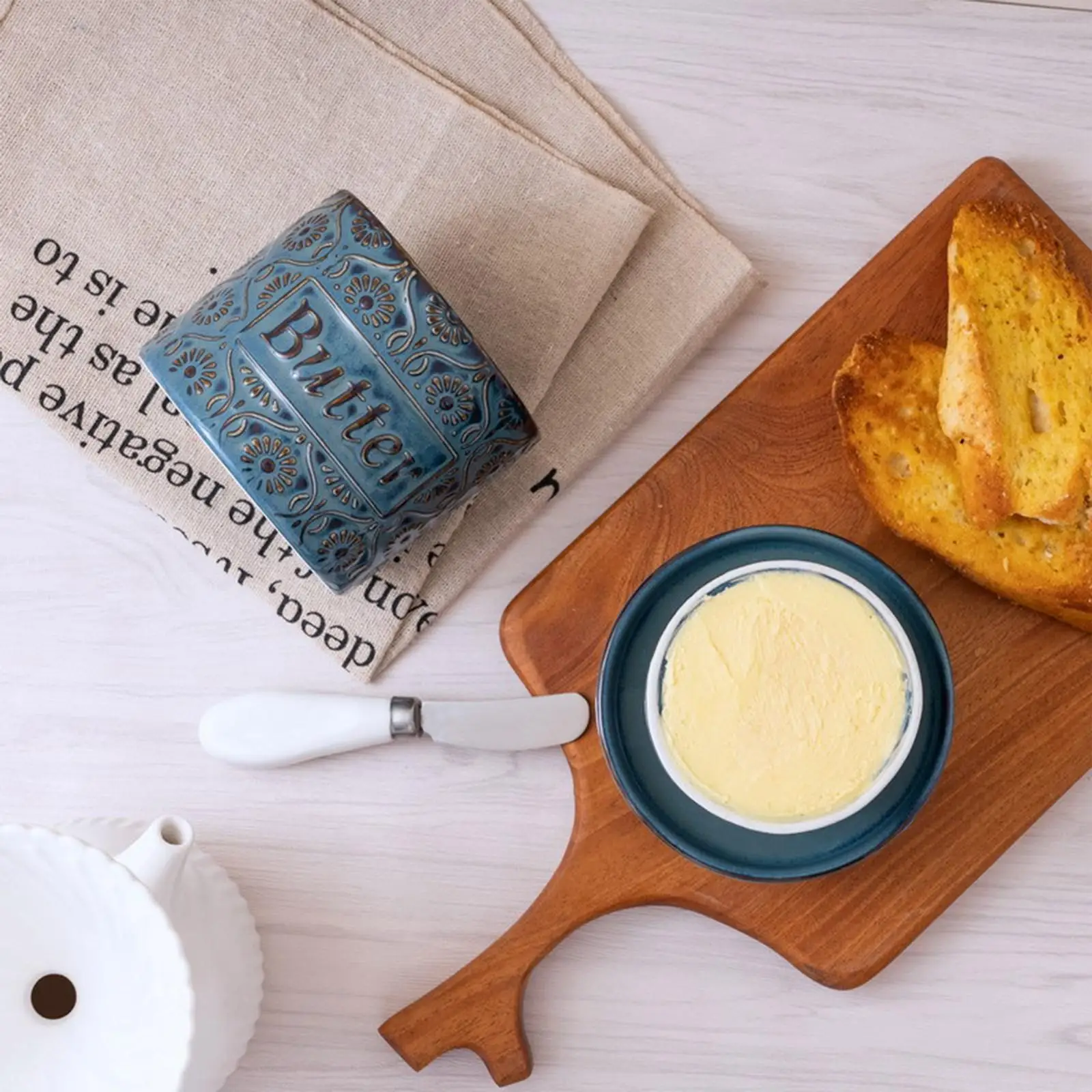 Home Ceramic Butter Container with Lid French Butter Crock Porcelain Cheese Storage Jar for Dining Table