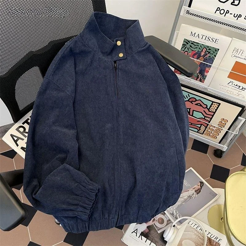 

Мужское пальто et Coats: натуральное, органическое, экологичное, устойчивое, экологически чистое, этичное, ответственное, заботливое о планете.