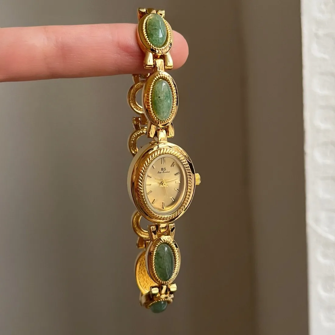Xiaoxiang medievale luce lusso braccialetto di perle orologio temperamento orologio da donna piccolo orologio d'oro