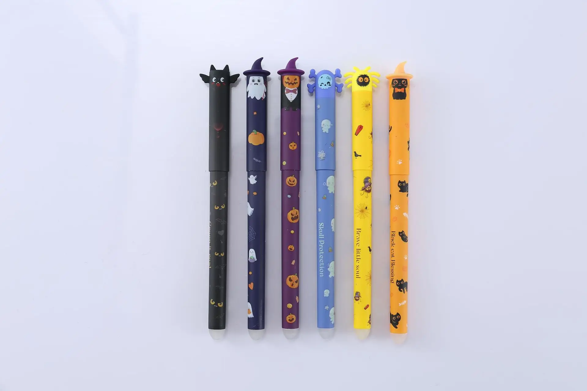 1-6 Stück Halloween löschbare Gelstifte, 0,7 mm Klick-Druckstift-Set, niedliche Geister-, Kürbis- und Fledermaus-Motive, Schreibgeschenk für Schüler, Schule und Büro – Detail 1