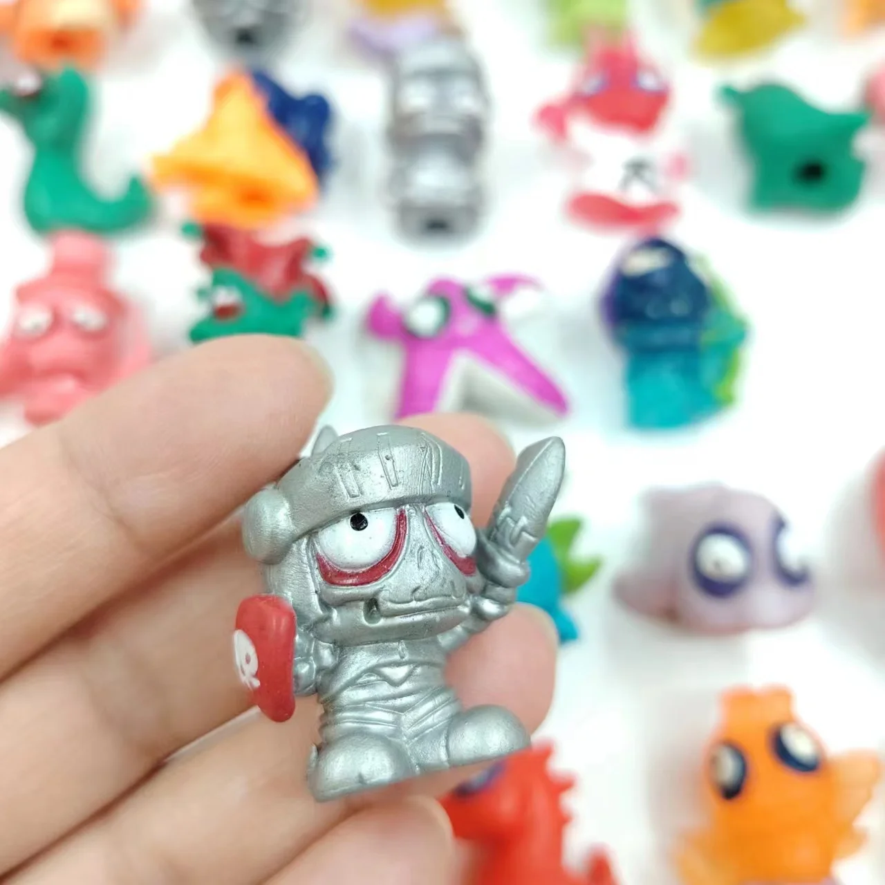 10/20/30/50 sztuk bez powtórzeń oryginalne Zomlings Superzings figurki 2-4CM Magicbox kolekcja modeli zabawki dla dzieci prezent urodzinowy