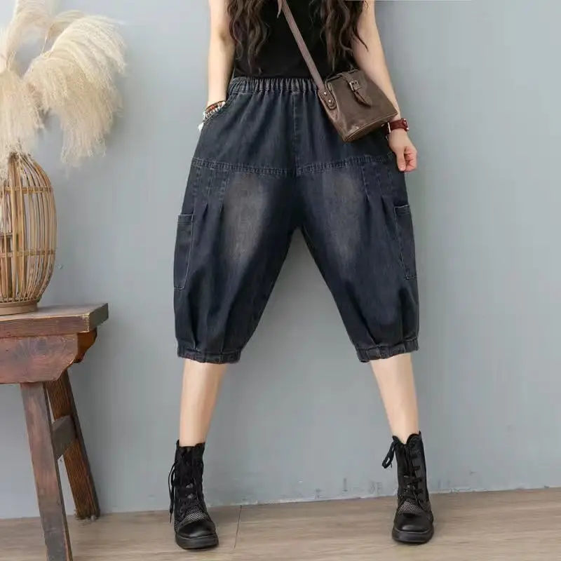 Vintage cintura elástica denim shorts feminino verão solto tamanho grande retro escuro relaxado calças individualidade retalhos rasgado