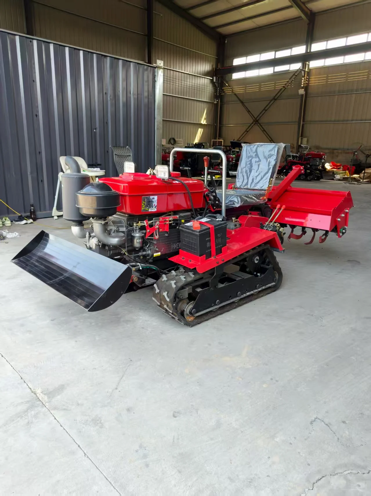 الزراعية الزراعية 4 عجلة مزارع جرار صغير صغير صغير 4x4 مزرعة مدمجة 25hp 40hp 45hp 50hp 4wd جرار