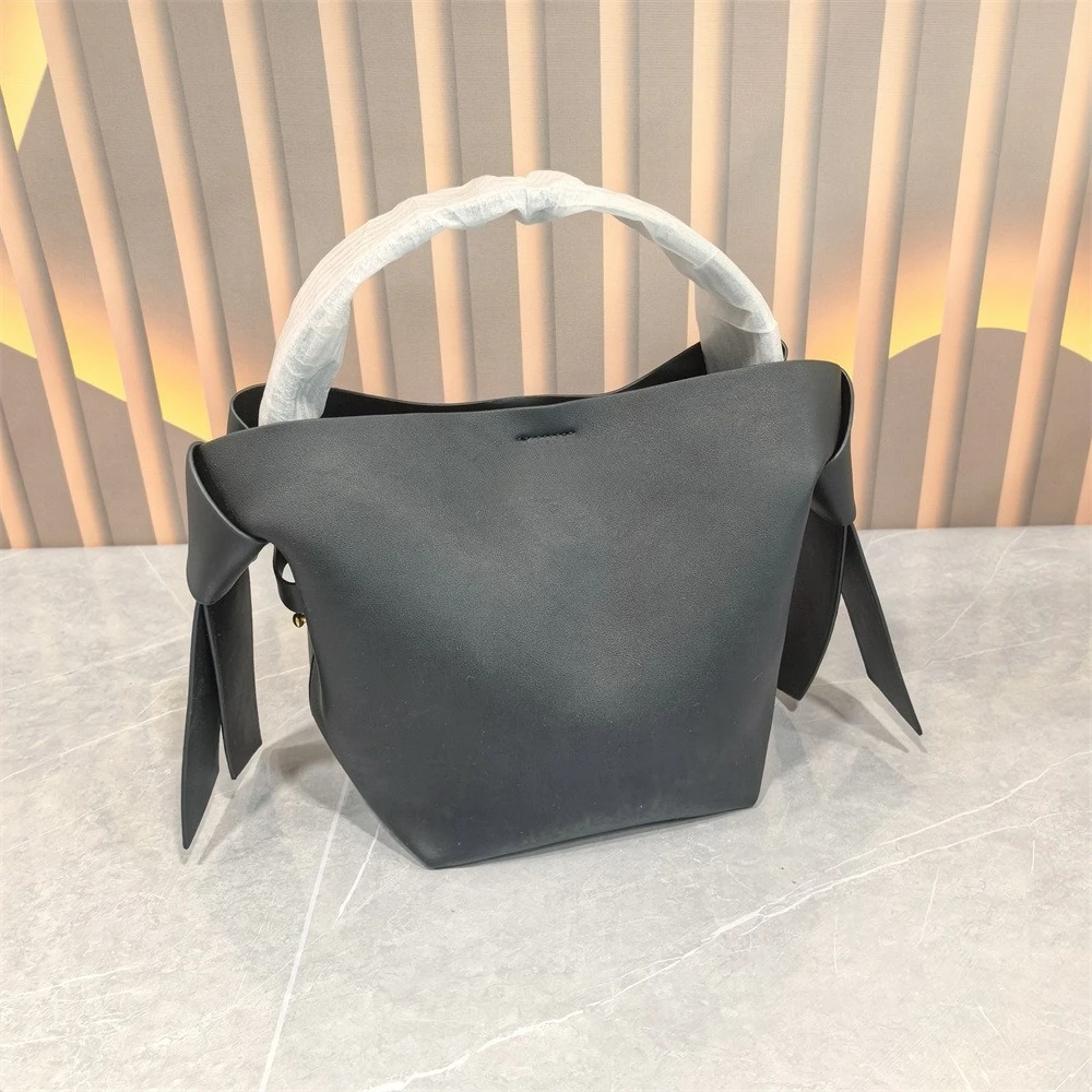 

New High-quality Luxury Brand Women's Handbag Fashionable Genuine Leather Niche Brand Commuting Shoulder Bucket Bag Girl's Gift