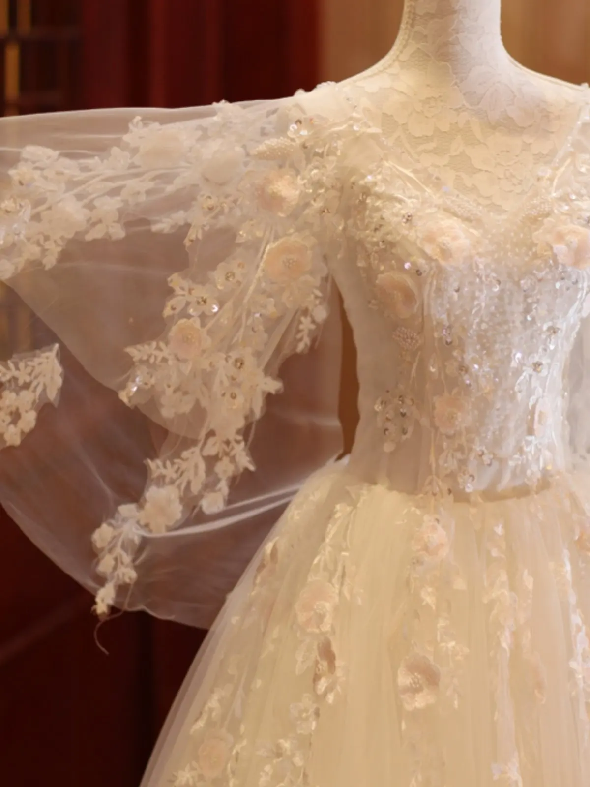 

Faionable Princ Wedding Dr Lace Ele Slimming Bridal Gown Deep V Ne mid Waist with Sves for Indoor Hotel Wedding