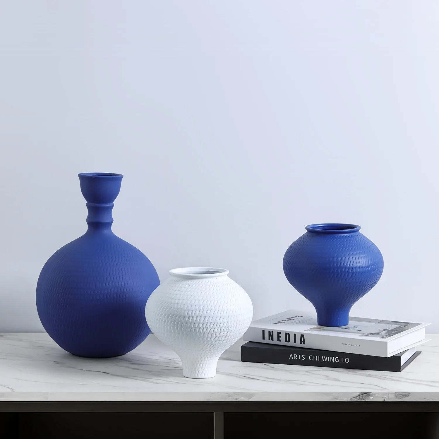 Nordic Textured Ceramic Vase Matte Klein Blue White Hand‑Hammered Surface Vase Minimalist Home Desktop Decor Dried Flower Vase