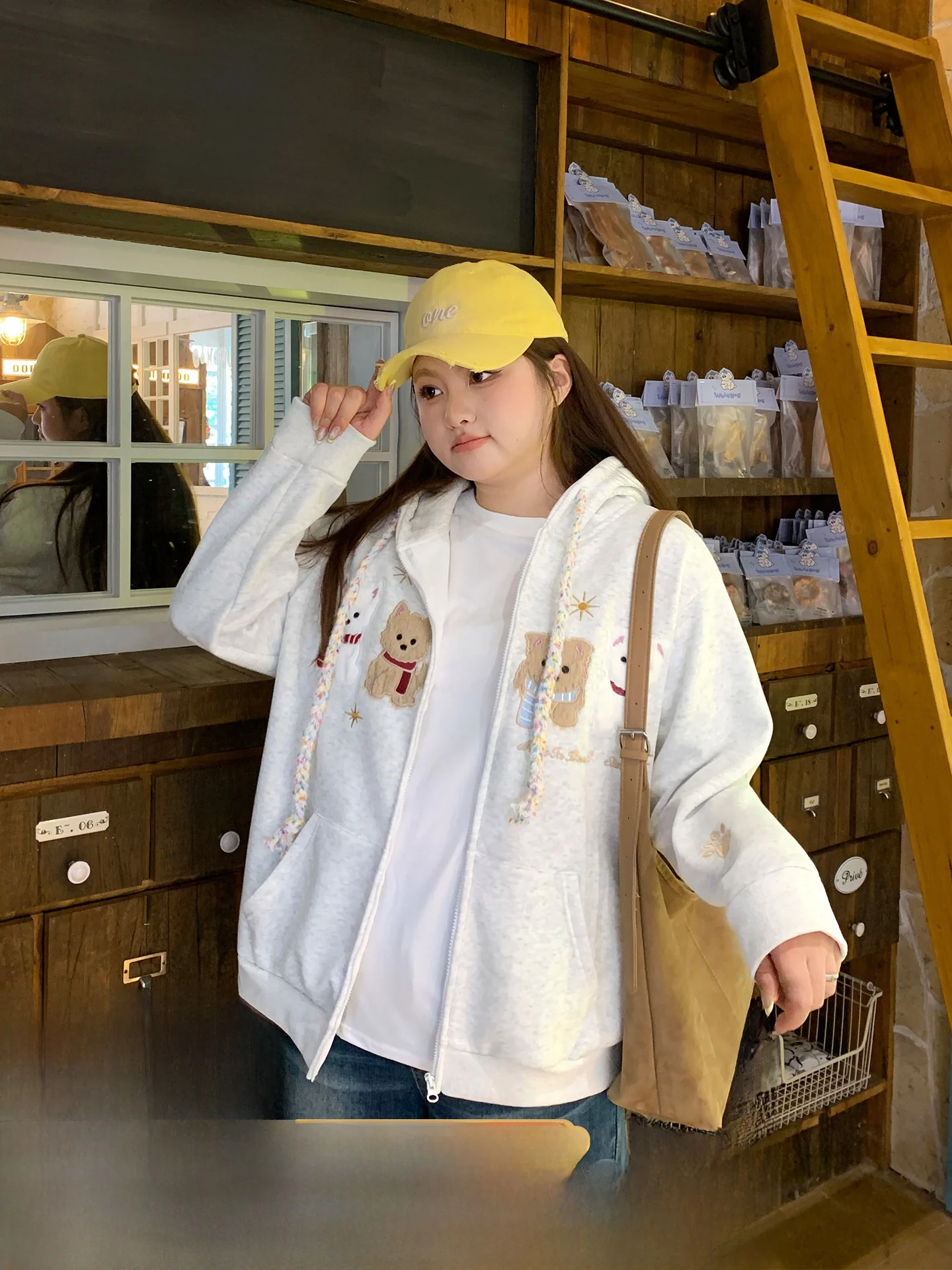 

Женская толстовка YUZI с вышивкой в виде собаки, свободного кроя, больших размеров, с капюшоном, тонкая, повседневная верхняя одежда