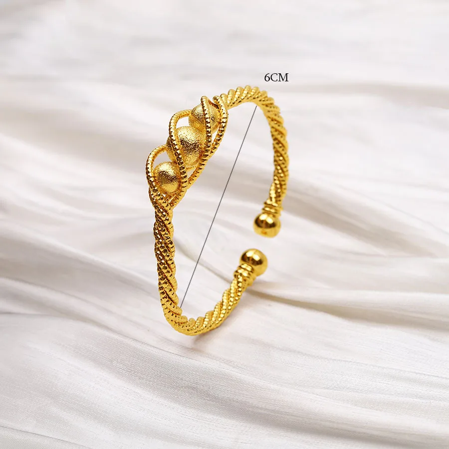 Dubai's New Gold Plated Bracelet as Party Jewelry for Women  DD10407