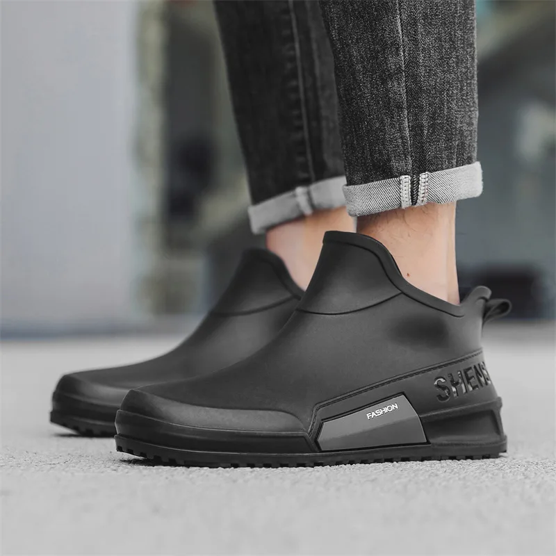 

Легкие дышащие противоскользящие мужские и женские резиновые сапоги весна-лето-осень, удобные без шнуровки Plastic oes для молодых рекламы...