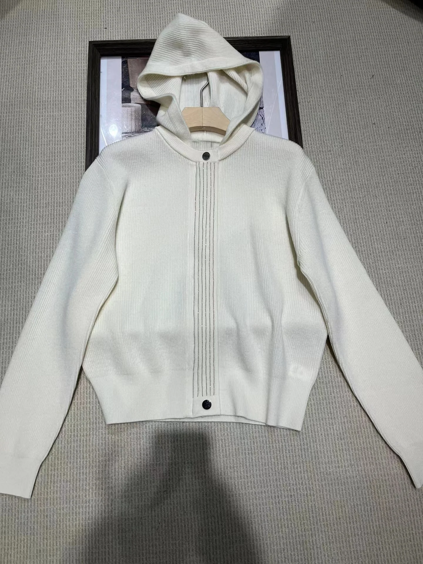 

Beads embellished casual hooded wool cardigan