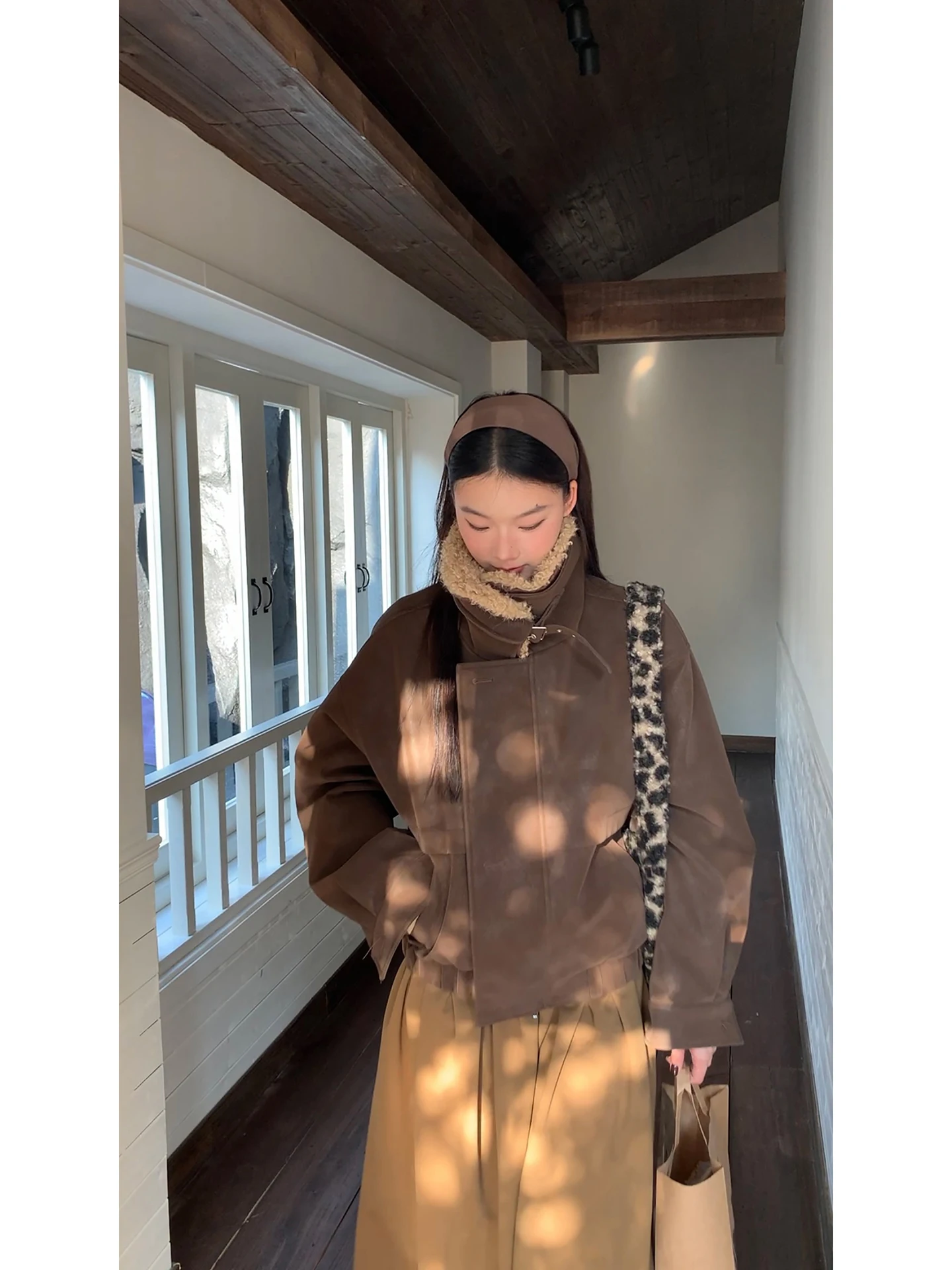 Chaqueta Acolchada Corta para Mujer, Invierno 2025, Nuevo Estilo, Cuello de Piel, Capucha, Mezcla de Aodón Marrón Coreano, ...