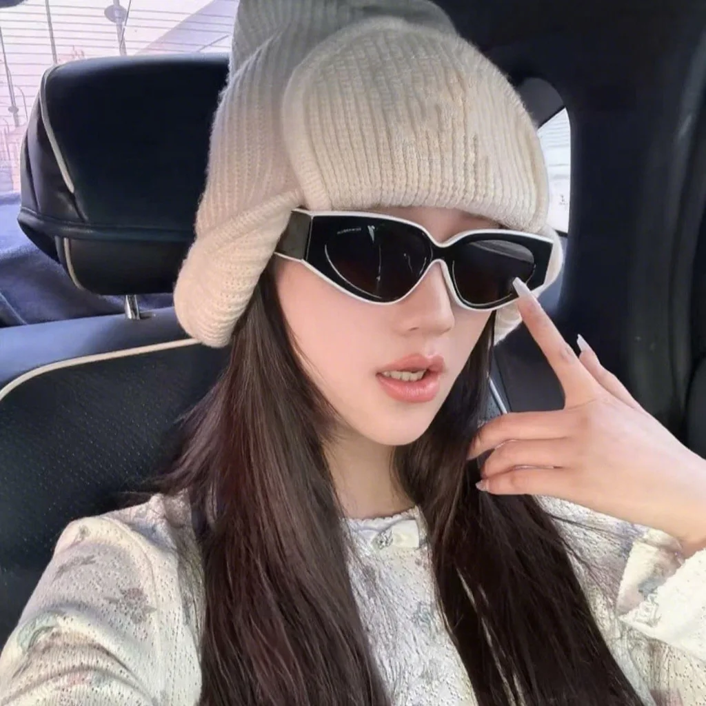 

2025 New Cat Eye Sunglasses Women Panda Outline Two-Tone Retro Fashion Trendy Oversized Square Mirrored Lenses UV Protection