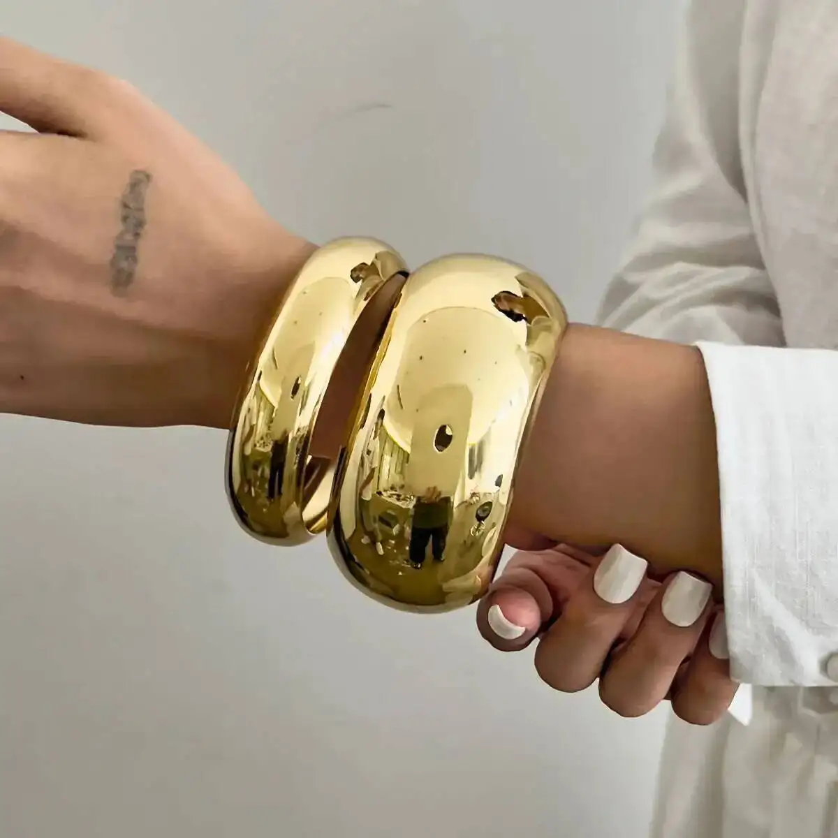 IngeSight.Z Punk Übertrieben Glatte Heavy Metal Chunky Armreif Frauen Hip Hop Gold Farbe Runde Arm Armband Steampunk Schmuck 2025