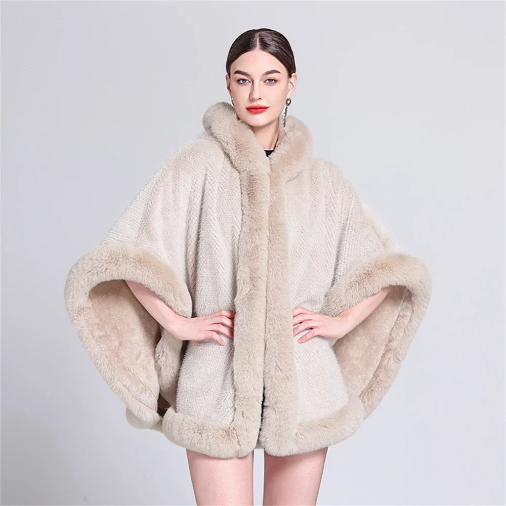 Faux Fur Collar ถัก Poncho Overcoat ลูกตุ้มใหญ่ลาย Cappa ผู้หญิงฤดูหนาวหนากํามะหยี่ Outwear ค้างคาวผ้าคลุมไหล่เสื้อคลุมกับหมวก